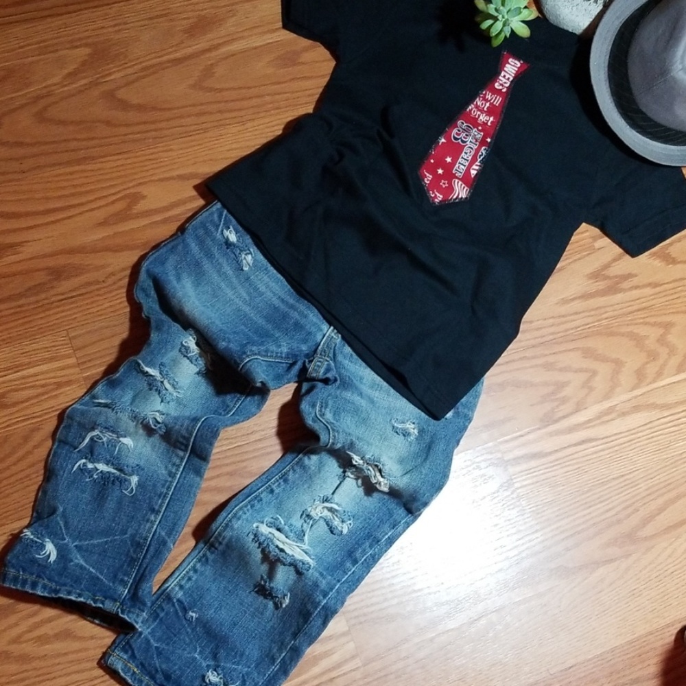 Gap kids distressed Jean's an a‎ black tshirt 9/11